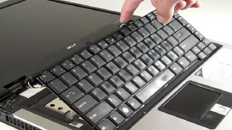Cum se intretine o tastatura laptop?