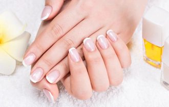 Oja cu gel: 5 pasi pentru a obtine rezultate perfecte pentru unghii